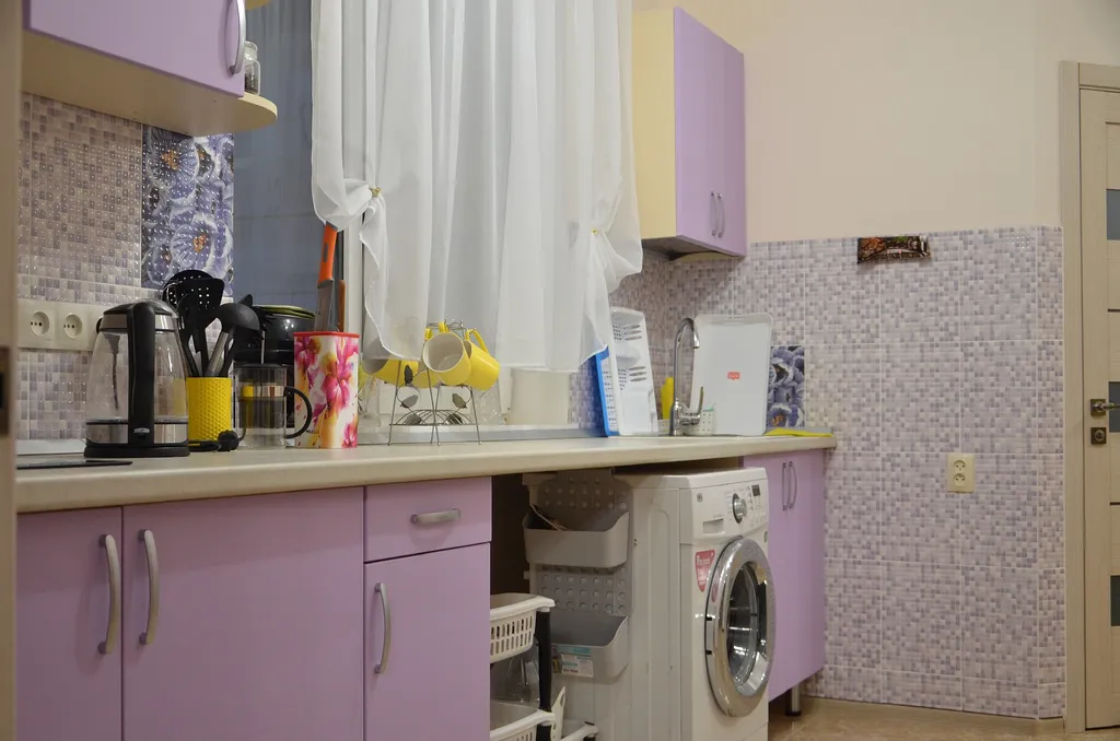 Пол дома с отдельным входом и двором