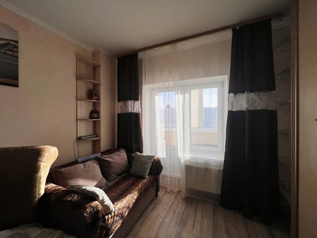 Квартира Уютная светлая студия, центр, ТЦ Вояж, парковка, кафе, аквапарк источник — Тюмень