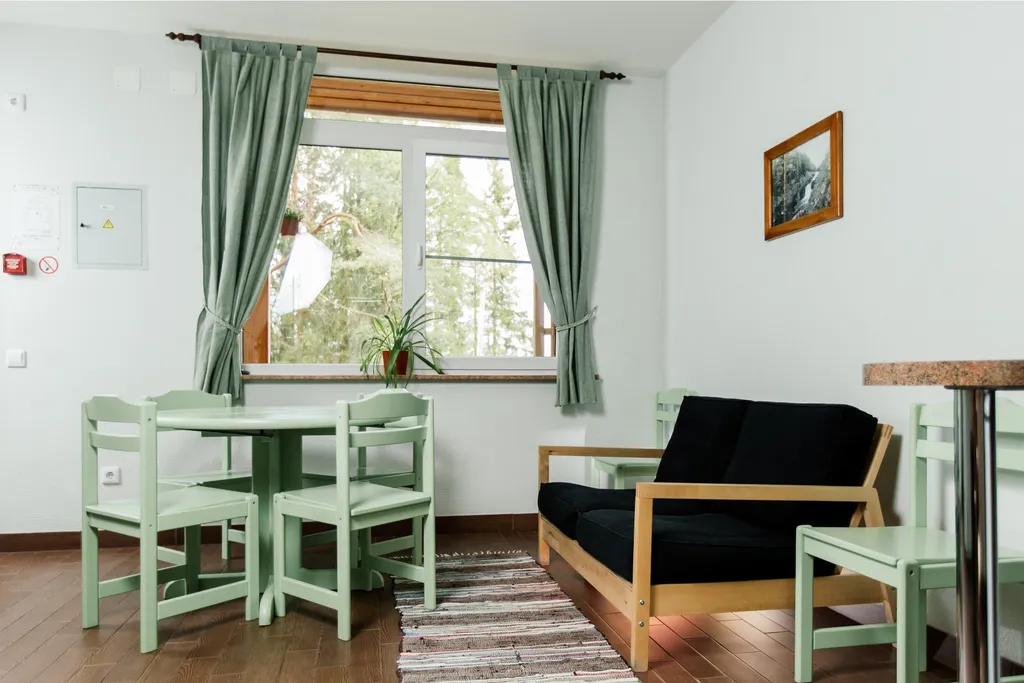 Квартира Уютные 4х-местные апартаменты на берегу озера с отдельным входом — Уя