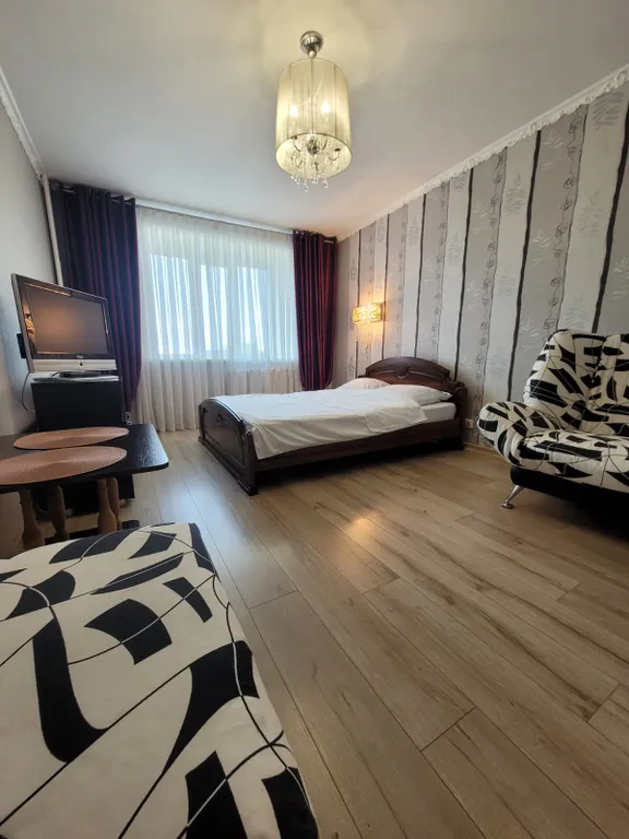 Квартира студия рядом с Ледовой ареной на улице Пугачева