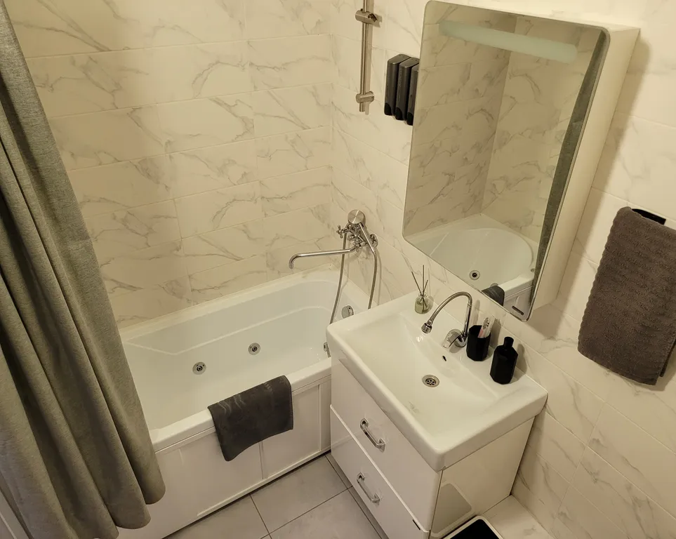 Квартира-студия с фитобочкой и джакузи с панорамным видом в ЖК Scandis