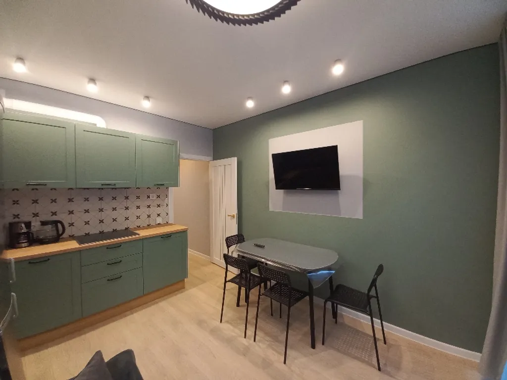 Просторная квартира с новым ремонтом для семьи в центре