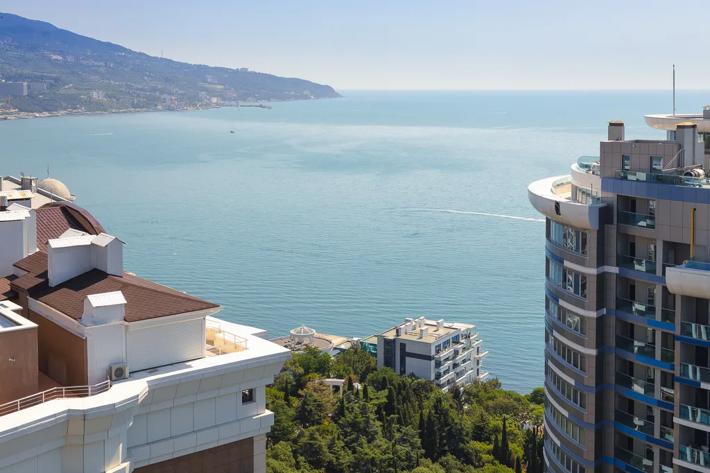 Эксклюзивная квартира с лучшим видом в приморском парке Ялты