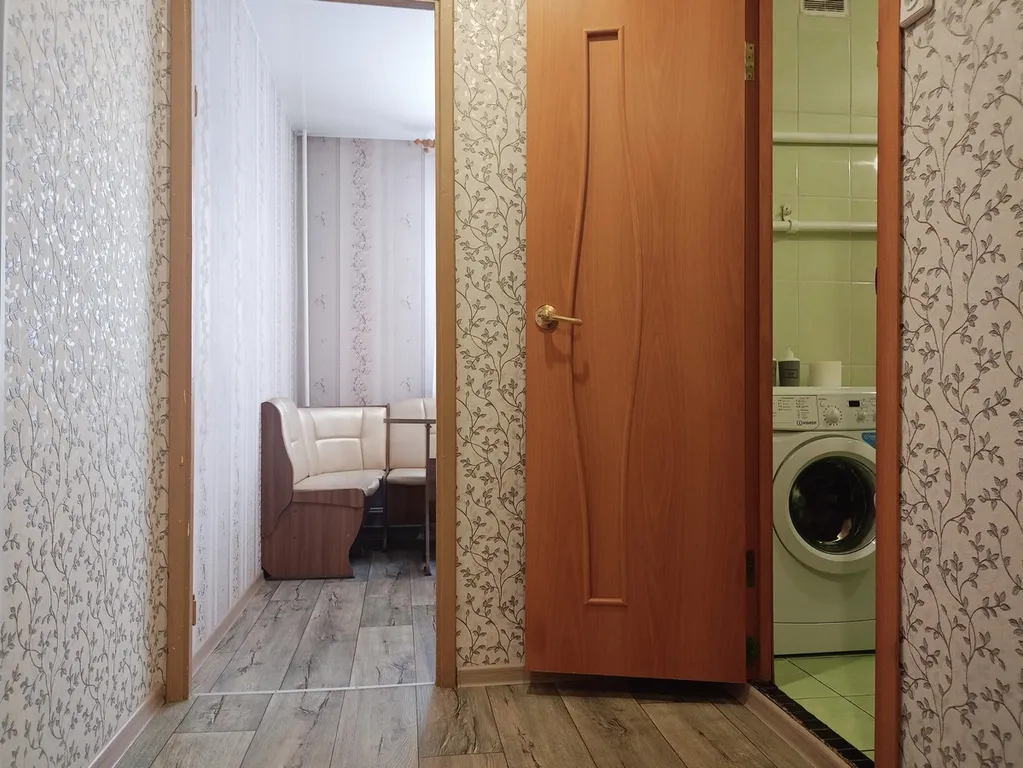 Квартира с двуспальной кроватью и диваном, рядом БСМ, ТЦ Апельсин