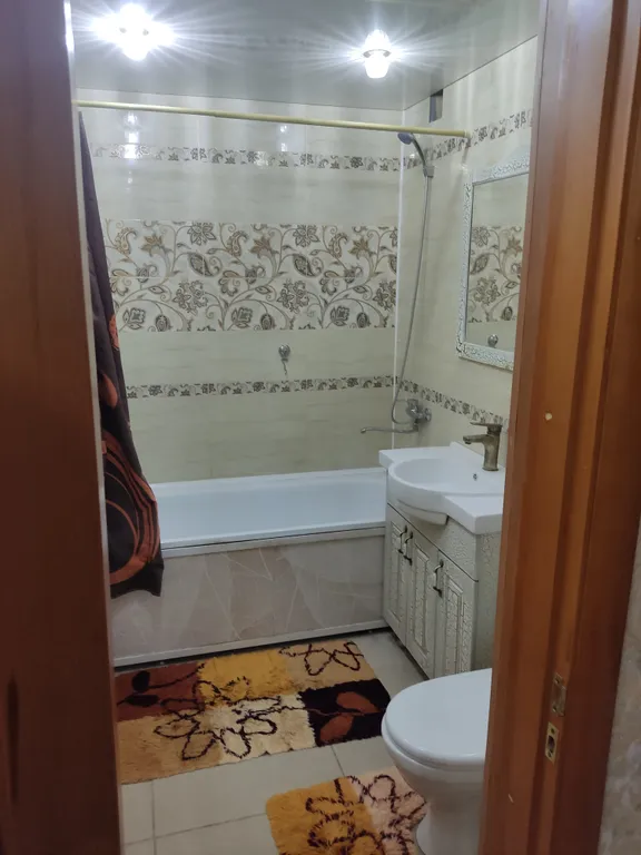 Дом у пруда, баня.