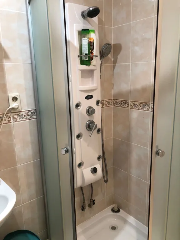 Коттедж на территории базы отдыха Молодёжная у озера Еланчик