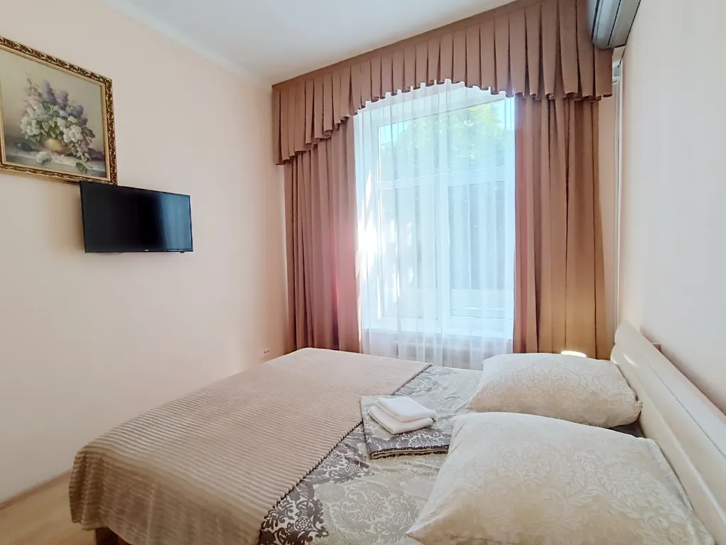 Уютная 2-х комнатная квартира с большой кухней