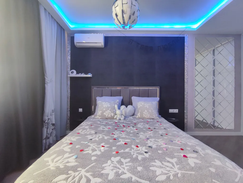 Дизайнерская 1-комнатная квартира с видом на город и парк — аренда посуточно в Саратов