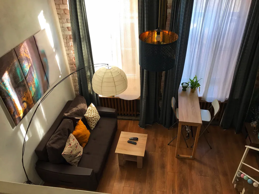 Buddha Room - двухуровневые апартаменты с качелями