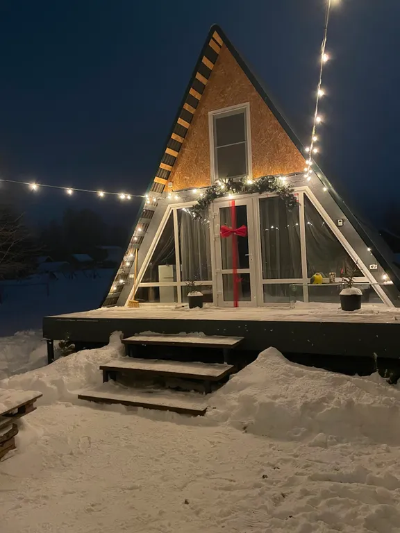 Милый дом на берегу озера