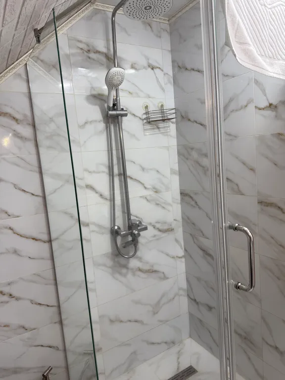 Malkar house с видом на гору Чегет