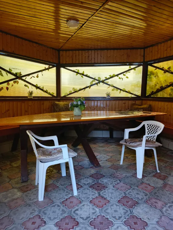 Дом коттедж в черте города