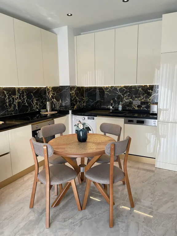 Luxury Flat 300m to the Beach