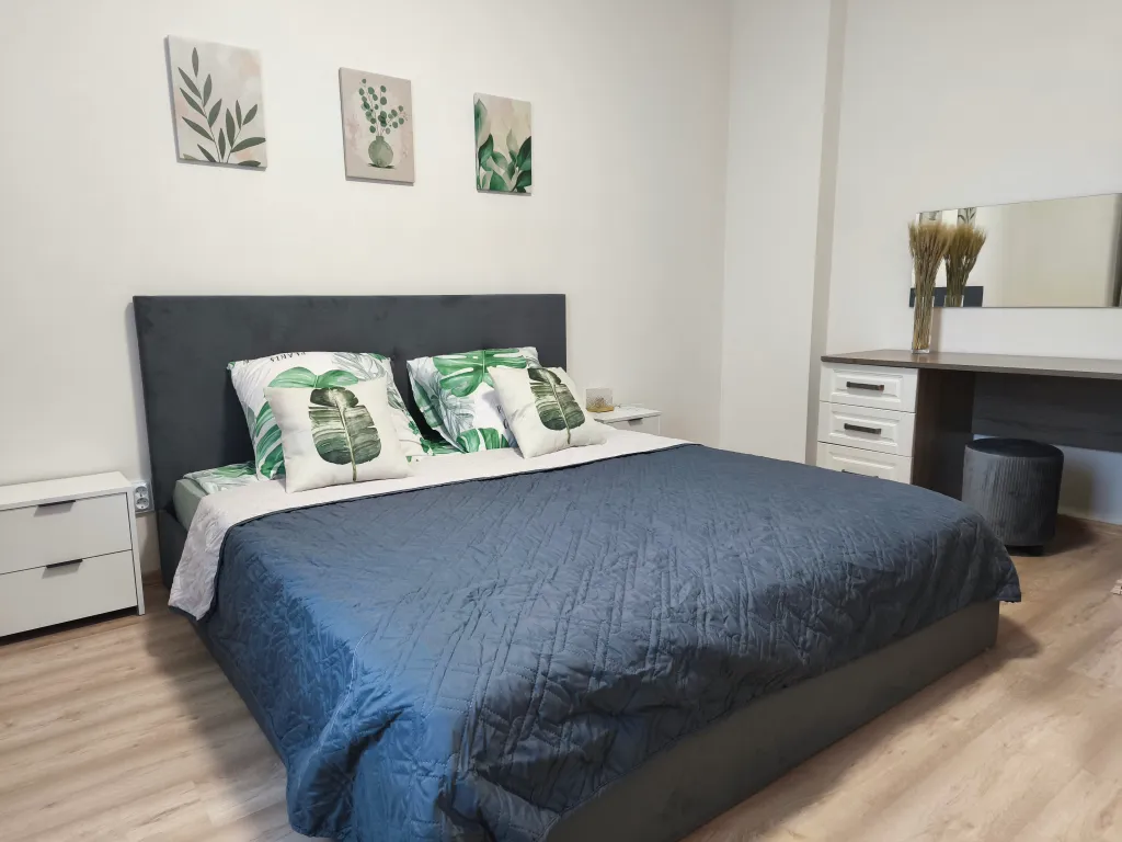 Квартира Просторная 2-х комнатная квартира с прекрасными видами  возле метро — Екатеринбург