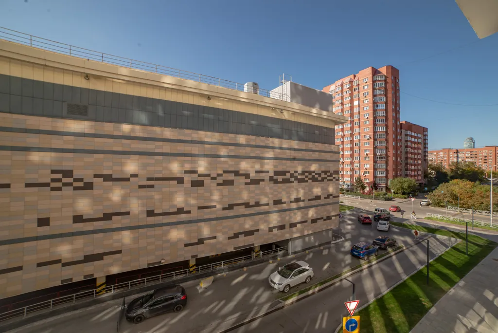 Евродвушка с балконом на Тверитина 41 для 4 гостей