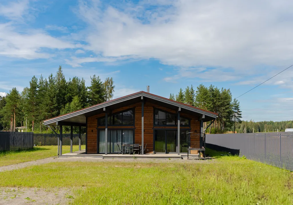 Уютный дом с камином и сауной у Охта Парка