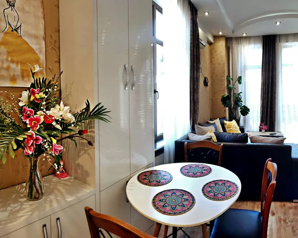 Комфортная квартира в старом Тбилиси