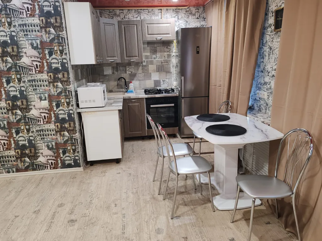 Двухкомнатная квартира недалеко от жд вокзала