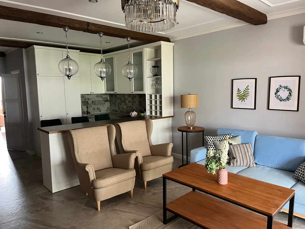 Квартира Дизайнерские апартаменты в 1 минуте ходьбы от Чёрного моря — аренда посуточно в Черноморское