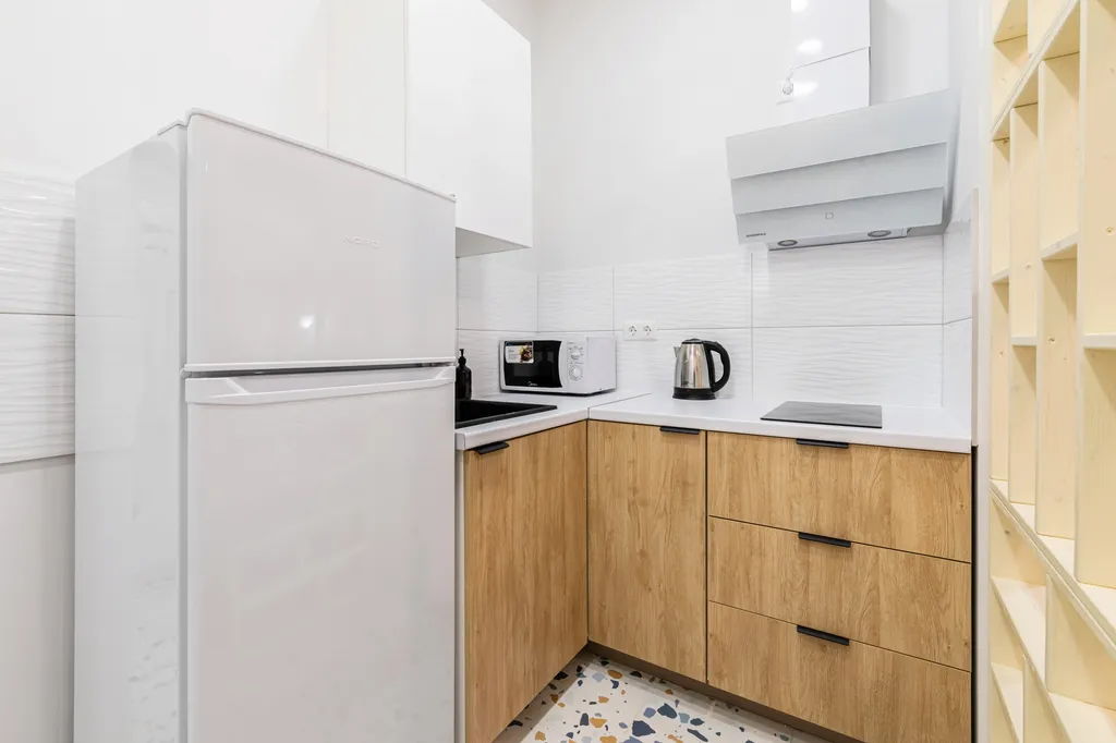 Красивая и уютная студия вблизи метро рядом с центром города