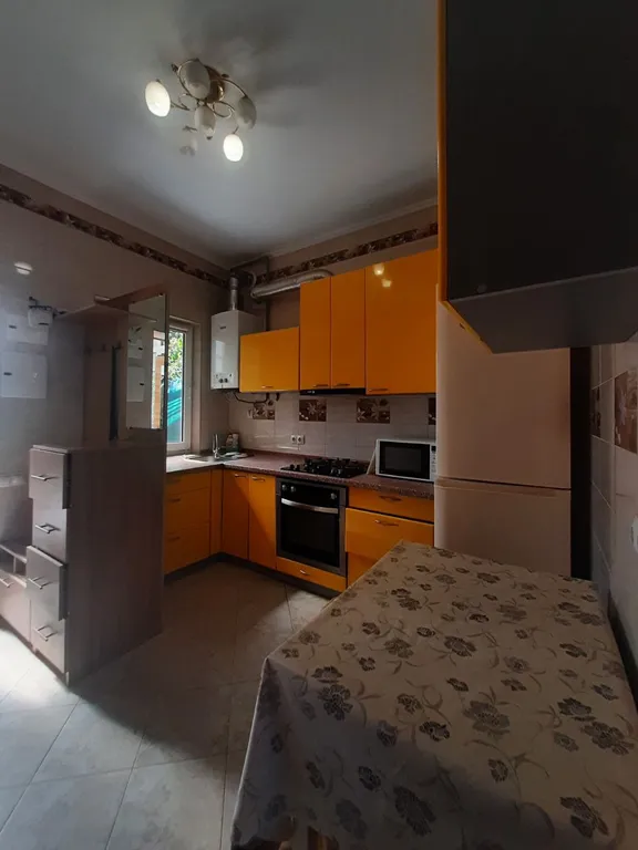 Дом с двориком на берегу моря