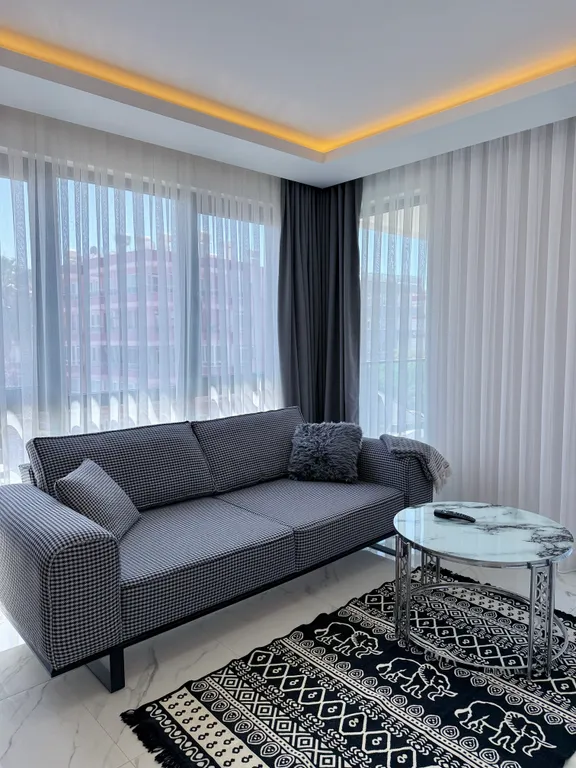 Квартира с видом на море и горы. Пляж Клеопатра