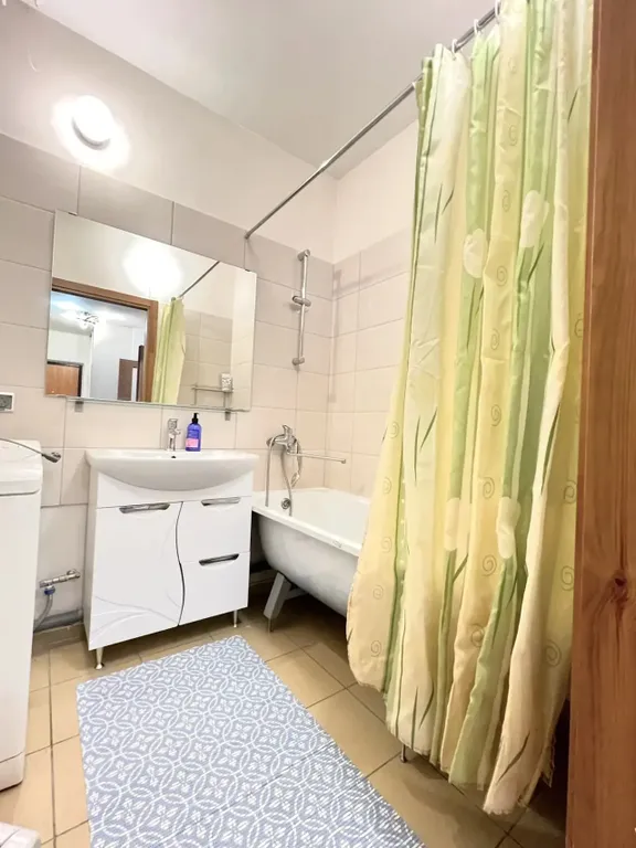 Просторная квартирка в центре Уралмаша