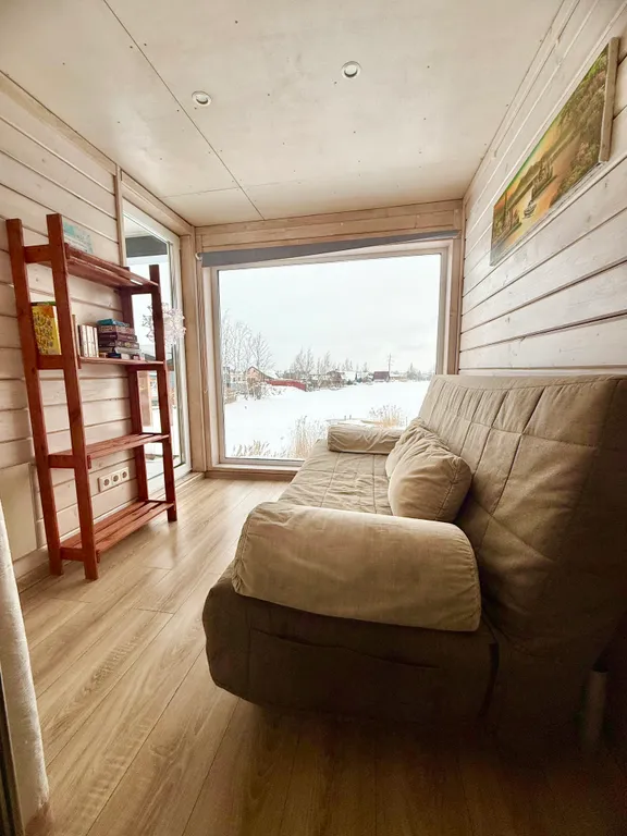 Дом с панорамными окнами на берегу озера на 6 чел с баней на територии