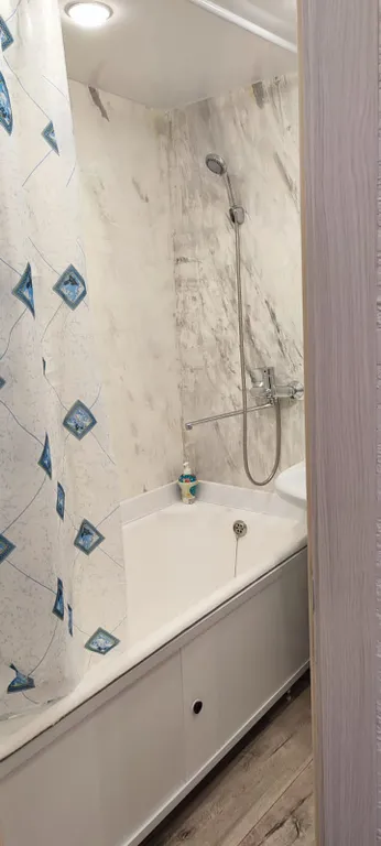 Уютная студия с видом на пруд