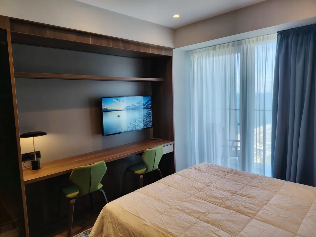 Премиальная студия на первой линии 3122