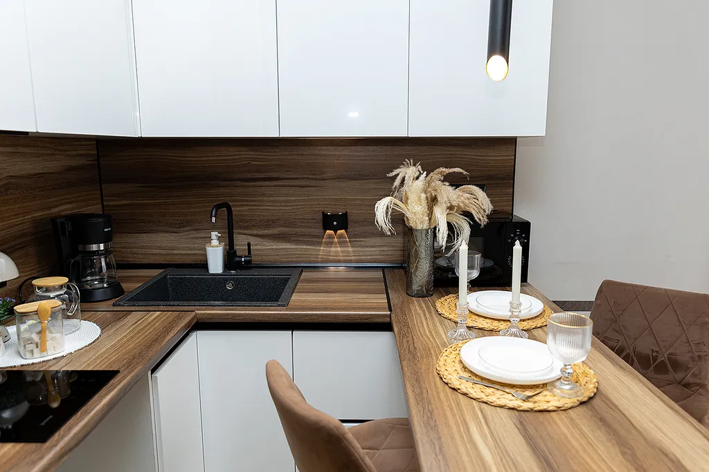 Студия в новом доме рядом с кадетским корпусом