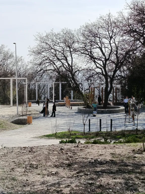 Улучшенная трёхместная студия с видом на море с балкона