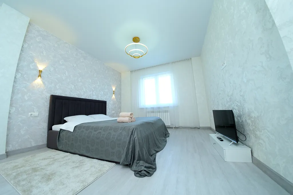 Комфортные апартаменты с видом на метромост и центр