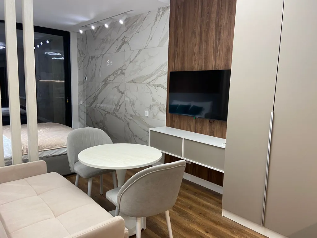 Апартамент в центре Сочи с большим бассейном у моря