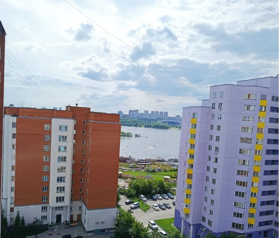 Квартира на набережной у реки