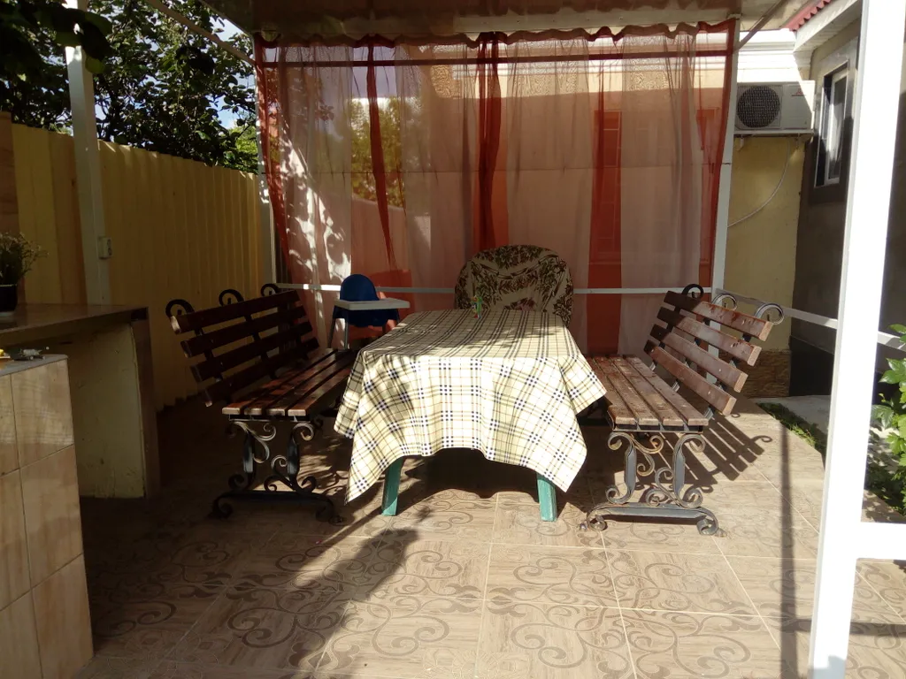 Домик на море