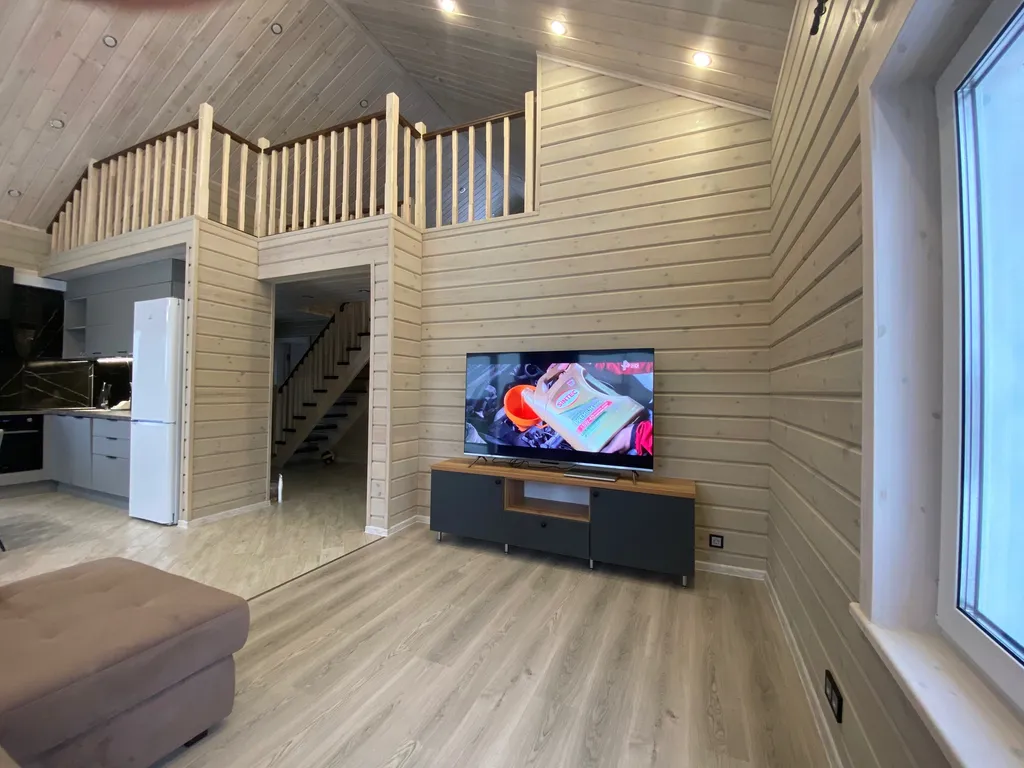 Уютный дом с бассейном на природе