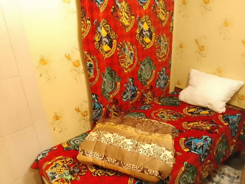 Коттедж на берегу пруда с бассейном