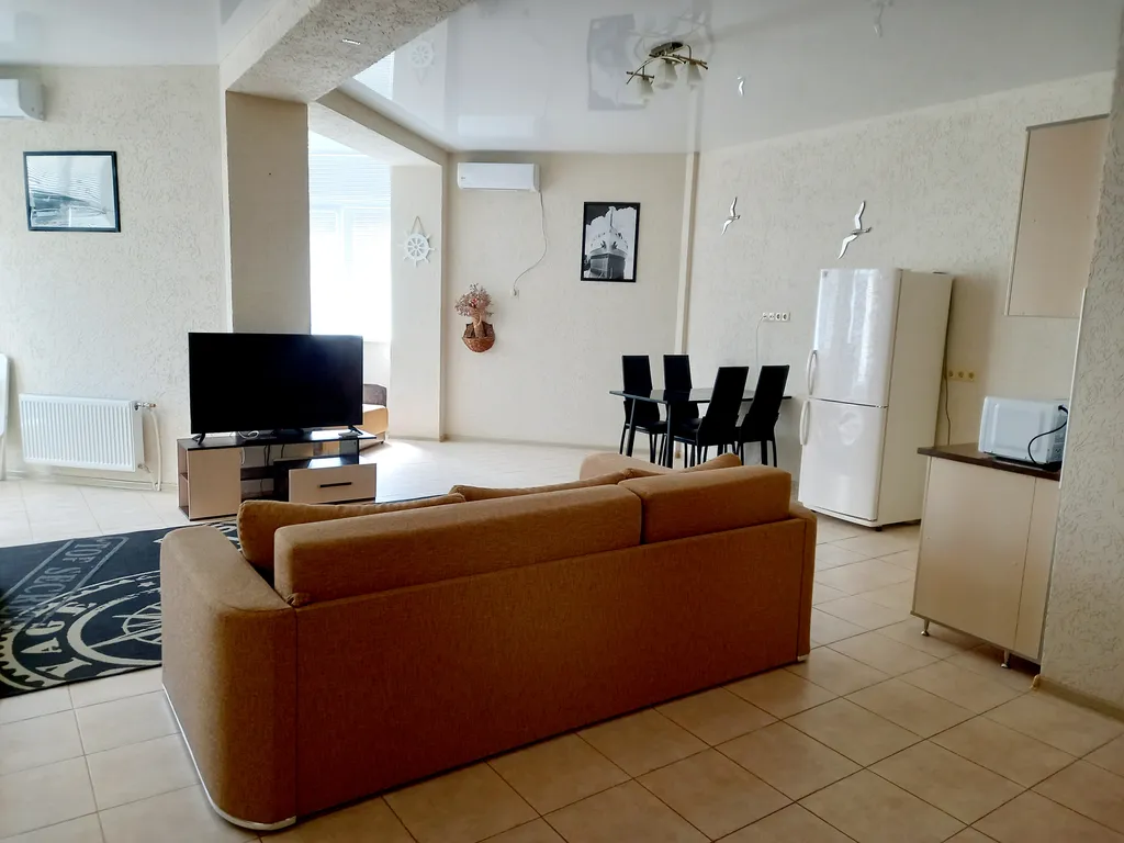 Просторная студия на первой линии у моря