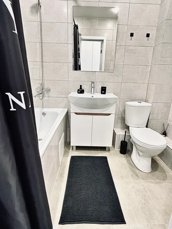 Студия с видом на город