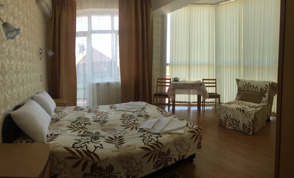 Квартира Комната с панорамным остеклением и видом на море — Лазаревское