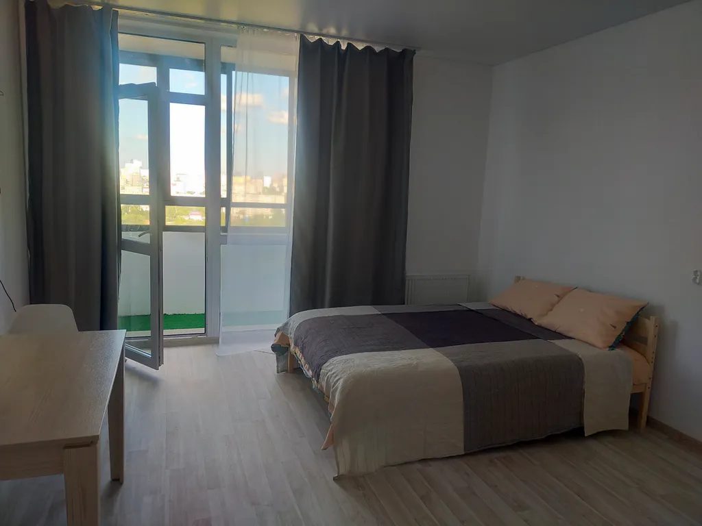 Студия с видом на пруд