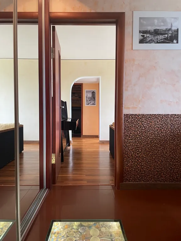 Квартира 3-комнатная Квартира — Калининград