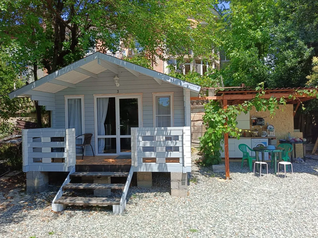 Коттедж У моря — аренда посуточно в Гудаута