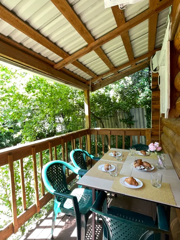 Чудесный 2-комнатный домик в 7 минутах от моря с парковкой (№6)