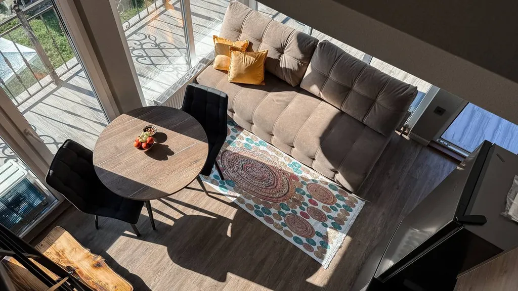 Апаpтамeнт с видом на горы , террасой и собственной парковкой