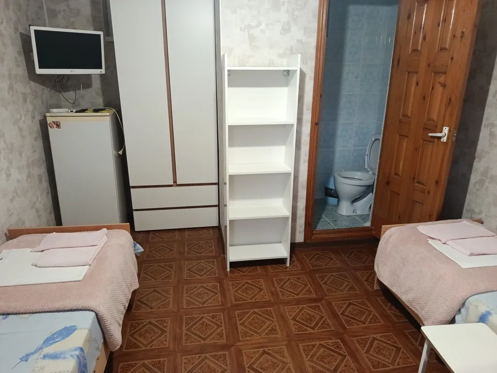 Квартира Квартира Уютный стандартный номер с двумя односпальными кроватями — Геленджик