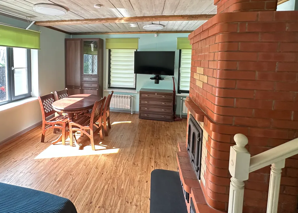 Деревенский снаружи, уютный и современный внутри