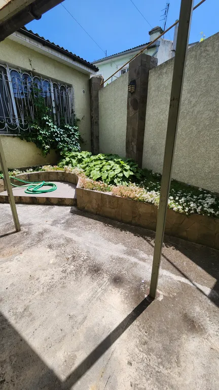 Дом с отдельным двором рядом с Театральной площадью