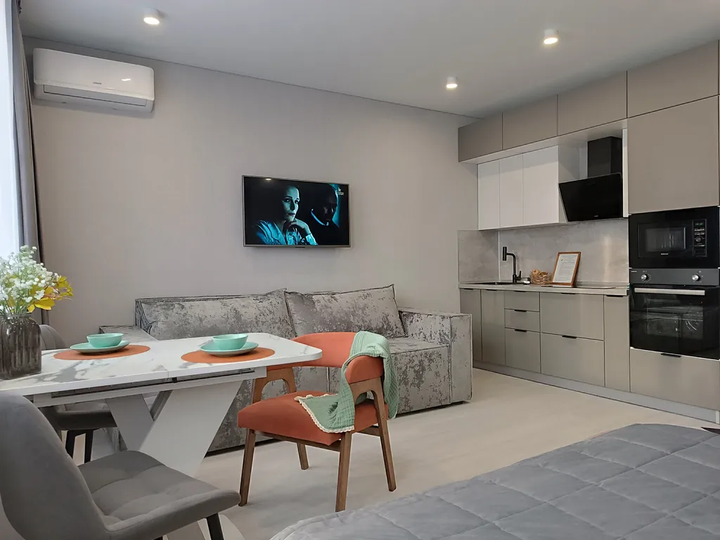 Просторная студия с 4-х местным размещением с видом на город